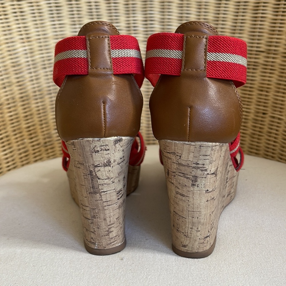 Super Cute Merona Red & Taupe Elastic Strap Wedge Sandals Size 7.5 - Picture 5 of 16